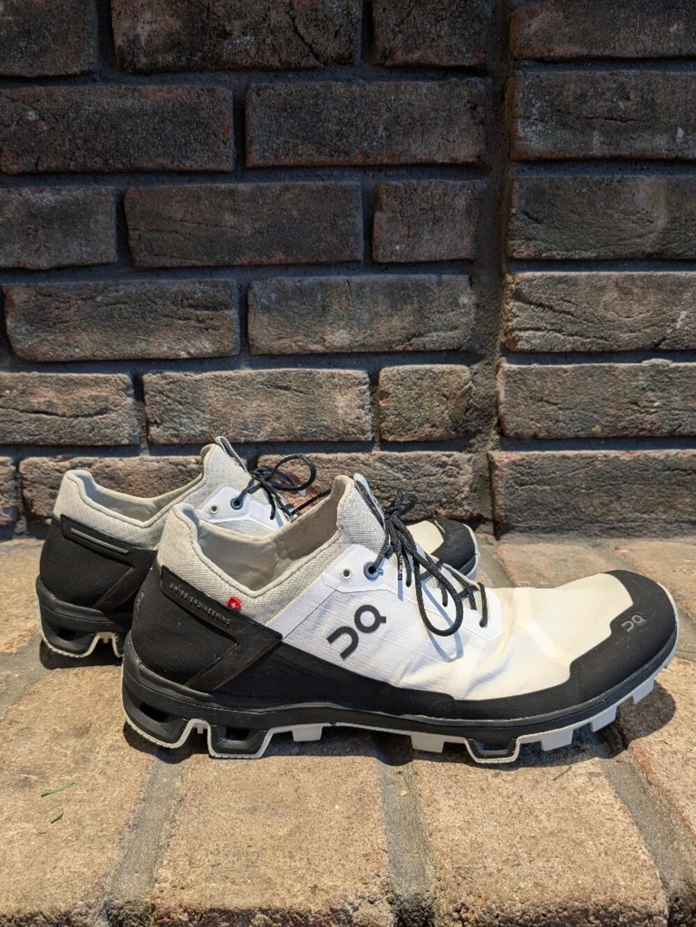 On Cloudventure Peak Mens 14 White Black Outdoor Hiking Gym Running Sneakers